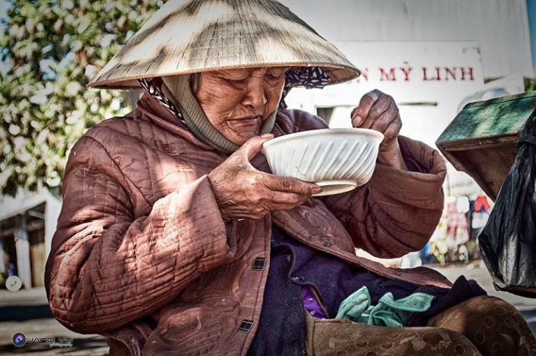 Làm người phải có khí phách, đối với một số người xem thường mình, chúng ta phải hiểu được mà giữ khoảng cách, nếu không có việc gì thì không nên đi đến nhà người ta