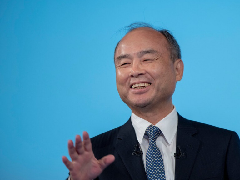 Những điều ít biết về tỷ phú "liều ăn nhiều" của SoftBank
