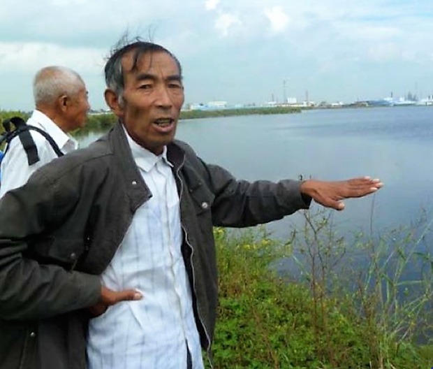 Ông Vương và những cư dân khác của làng Yushutun đã giành thắng lợi trong vụ kiện chống lại công ty Qihua tại Toà án quận Ngang Ngang Khê của vùng Tề Tề Cáp Nhĩ