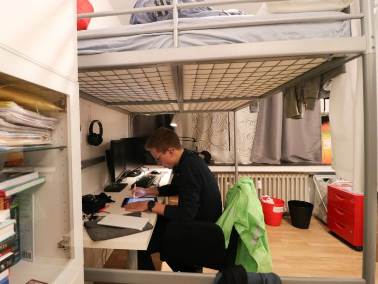 Nils Reichardt: 17 tuổi đã điều hành startup riêng và đạt kết quả học tập ấn tượng