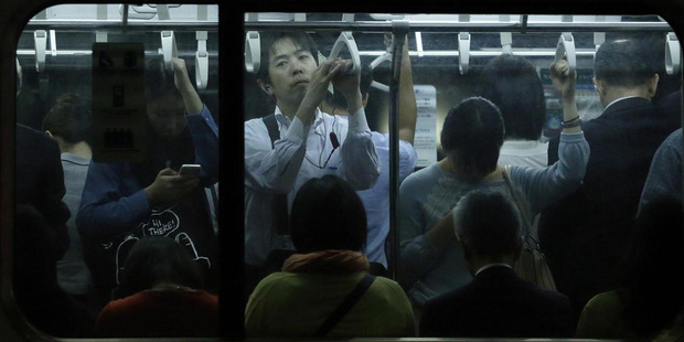 Mặt trái trong văn hóa kiên trì nổi tiếng của người Nhật: Từ một chữ "Nhẫn", tích tụ mãi cũng đến lúc vỡ bờ