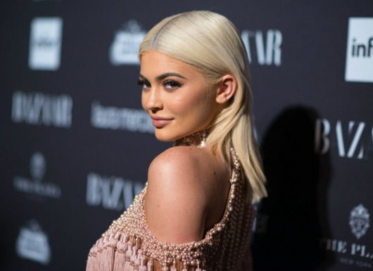 Tỷ phú Kylie Jenner kiếm 600 triệu USD từ bán cổ phiếu