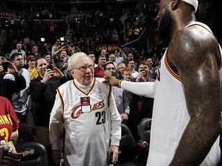10 cổ đông nổi tiếng nhất của Warren Buffett và Berkshire Hathaway - Tỷ phú, ngôi sao, vận động viên và cả chính trị gia