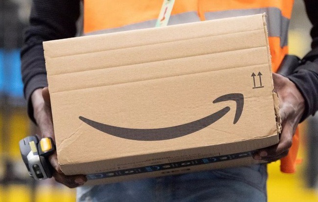 Đến cả một đế chế bán hàng trực tuyến như Amazon cũng phải “đau đầu” với Covid-19 vì khan hàng và giao hàng trễ