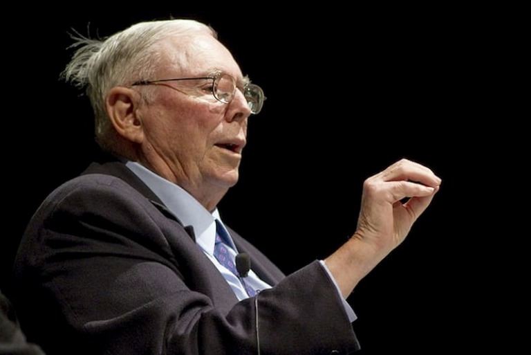 Huyền thoại Charlie Munger nói gì về khủng hoảng - Nếu không chịu được thị trường giảm 50% thì đừng đầu tư