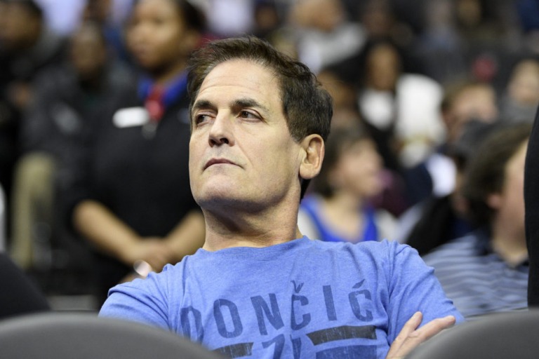 Nghi ngờ đà phục hồi của cổ phiếu, tỷ phú Mark Cuban tiếp tục tích tiền mặt