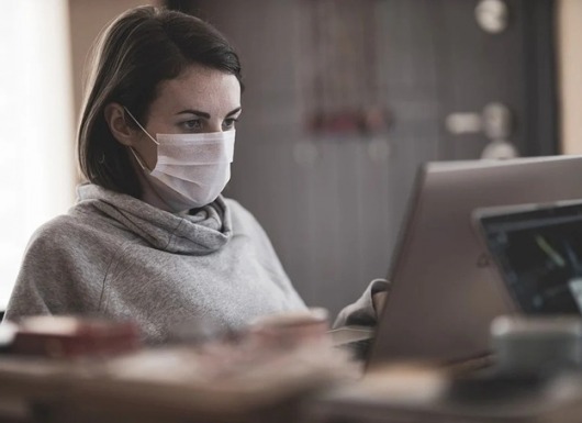 Online hay là chết - Lựa chọn khắc nghiệt mùa Covid: Doanh nghiệp của bạn chọn dẫn dắt làn sóng số hay để nó cuốn trôi?