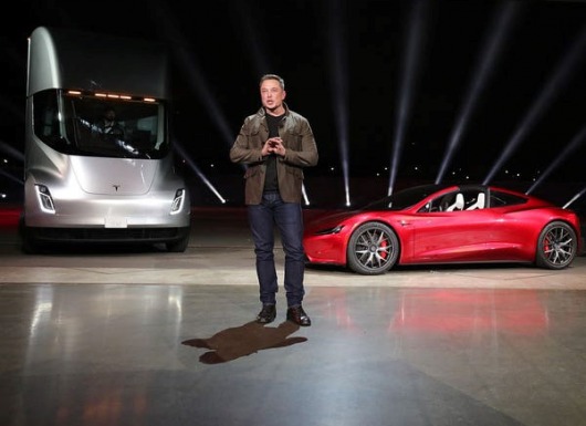Elon Musk kiếm và tiêu khối tài sản 38,2 tỷ USD ra sao
