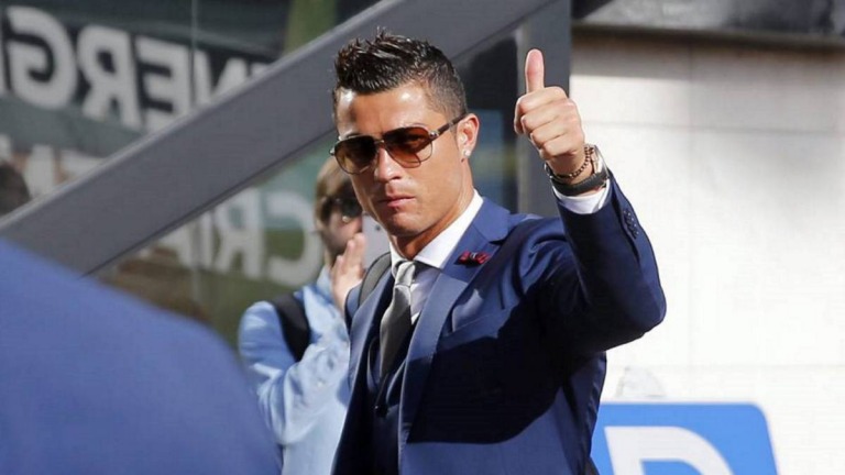 Học cách xây dựng thương hiệu cá nhân từ Cristiano Ronaldo và Kylie Jenner
