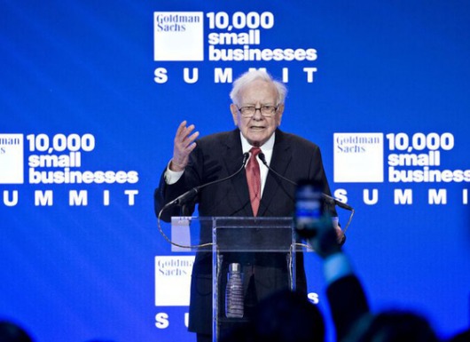 Vì sao việc Warren Buffett bán tháo cổ phiếu Goldman Sachs lại là "báo động đỏ"?