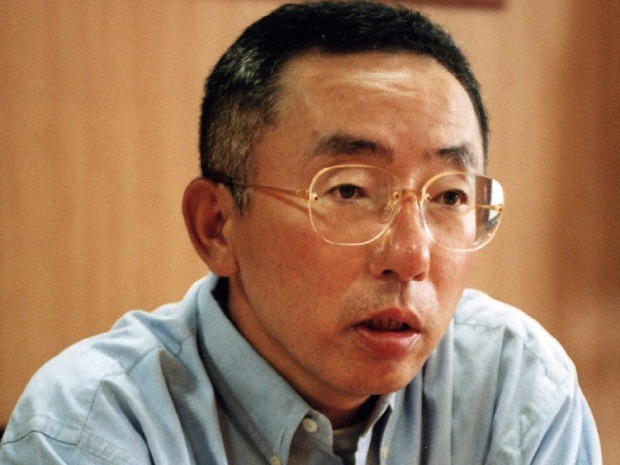 Cuộc đời 'cha đẻ' Uniqlo: Từ thanh niên bán quần áo phụ bố đến ông hoàng ngành bán lẻ và khối tài sản kếch xù