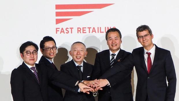 Cuộc đời 'cha đẻ' Uniqlo: Từ thanh niên bán quần áo phụ bố đến ông hoàng ngành bán lẻ và khối tài sản kếch xù