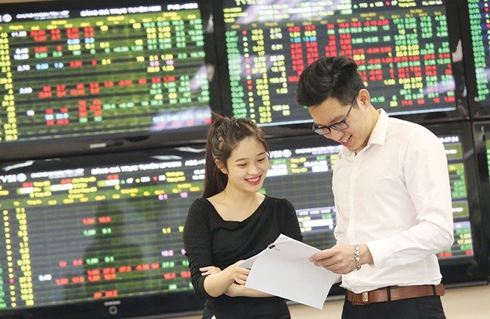 Kiên nhẫn và theo sát các cổ phiếu mạnh để không lỡ cơ hội