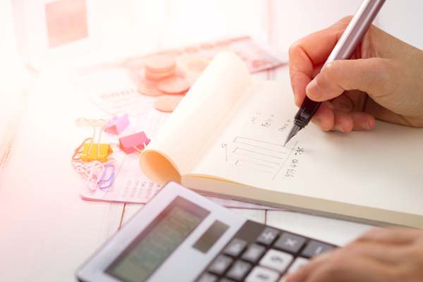 Những người thu nhập không cao thì nên quản lý tiền bạc như thế nào?
