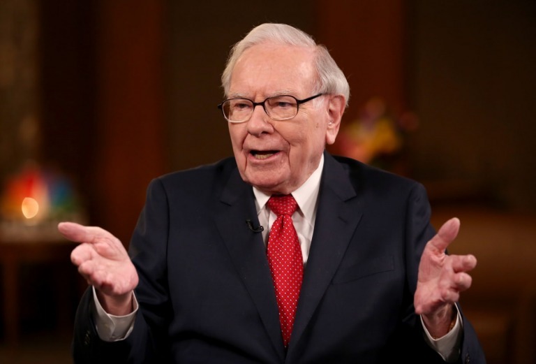 Lý do tại sao tài sản của Warren Buffett ít hơn Mark Zuckerberg đến 20 tỷ USD.