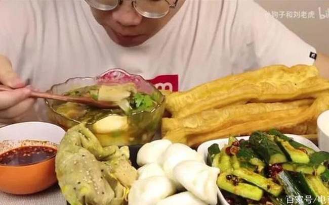 Ăn quá nhiều thịt khi quay mukbang kiếm tiền, mukbanger Trung Quốc tử vong sau 6 tháng theo nghề Ăn quá nhiều thịt khi quay mukbang kiếm tiền, mukbanger Trung Quốc tử vong sau 6 tháng theo nghề