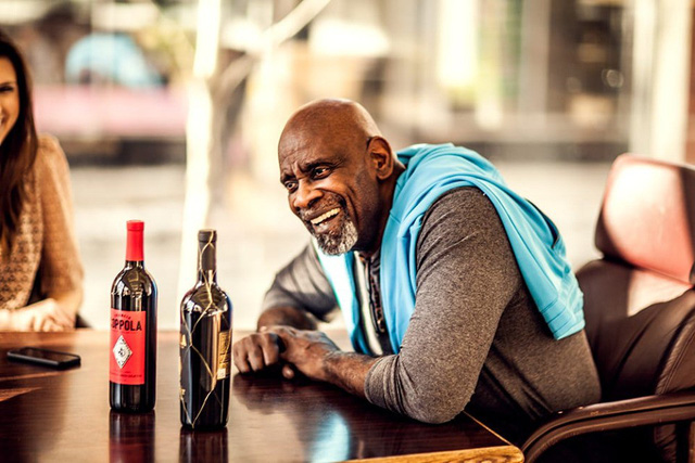 Hành trình mưu cầu hạnh phúc của Chris Gardner: Tuổi thơ bị bạo hành, “gà trống” nuôi con, vô gia cư nhưng không vô vọng, cuối cùng trở thành triệu phú nhờ môi giới chứng khoán