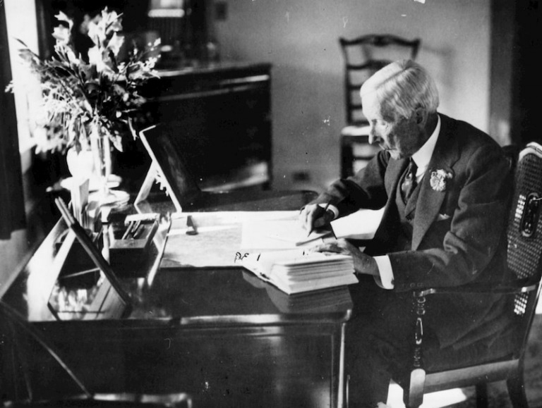 Triết lý thành công của ông vua dầu mỏ John D. Rockefeller