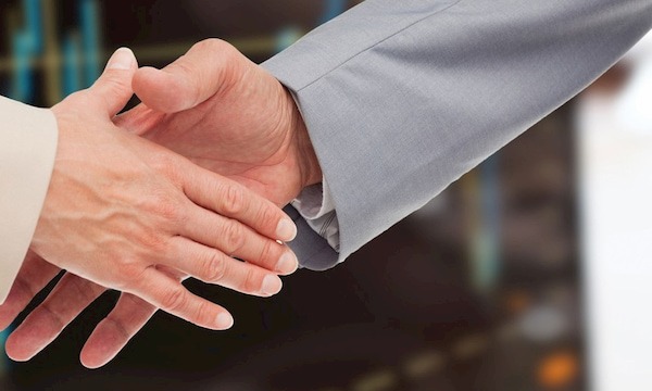Mua bán công ty chứng khoán vẫn âm thầm diễn ra
