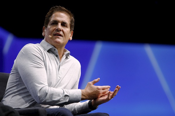 Tỉ phú Shark Tank Mark Cuban cảnh báo thị trường chứng khoán hiện nay giống thời kì bong bóng dot-com