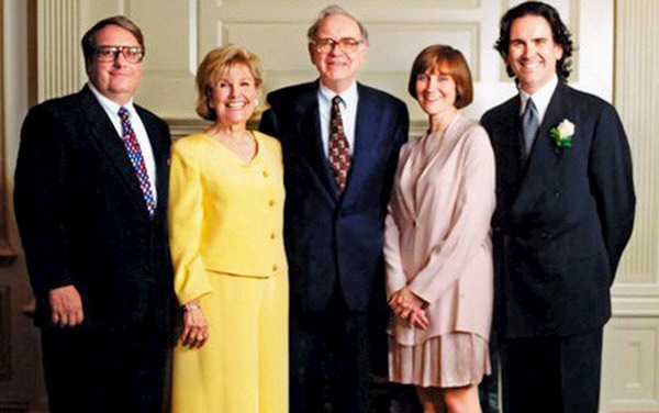 200 triệu USD trôi qua tay "nhẹ tựa lông hồng", đây là cách con út của Warren Buffett sống một cuộc đời không hối tiếc