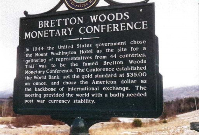 Hội nghị Bretton Woods: Lấy USD làm đồng tiền chung của thế giới
