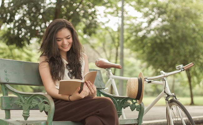 Những lợi ích của việc đọc sách mà ai cũng phải biết