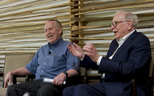 Chuck Feeney - Tỷ phú 89 tuổi hạnh phúc hơn bao giờ hết vì... cạn tiền trước khi qua đời