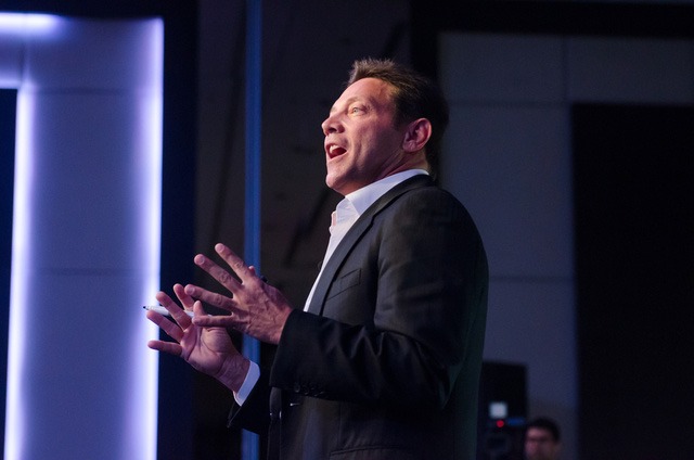 Kịch tính như cuộc đời của "Sói già phố Wall" Jordan Belfort: Khuấy đảo cả thị trường chứng khoán ở tuổi 27