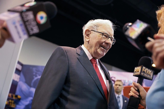8 chia sẻ về đầu tư và lãnh đạo của Warren Buffett trong cuốn sách mới của tỷ phú Mỹ