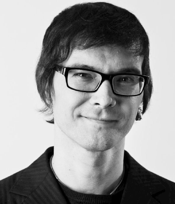 Vài điều cần biết về Chris Kacher