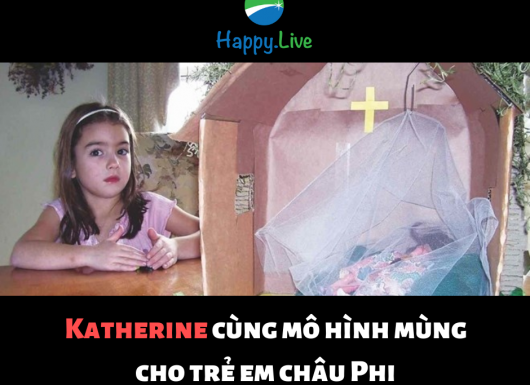 Katherine cùng mô hình mùng cho trẻ em châu Phi