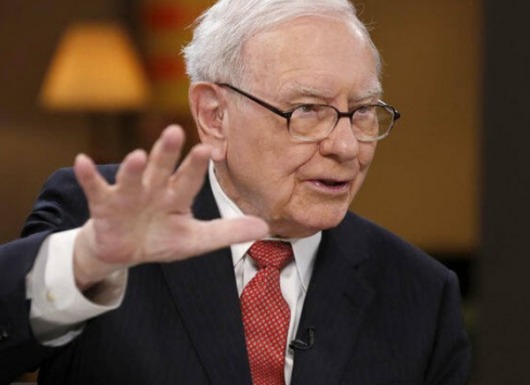 Tỷ phú Buffett mạnh tay gom cổ phiếu y tế