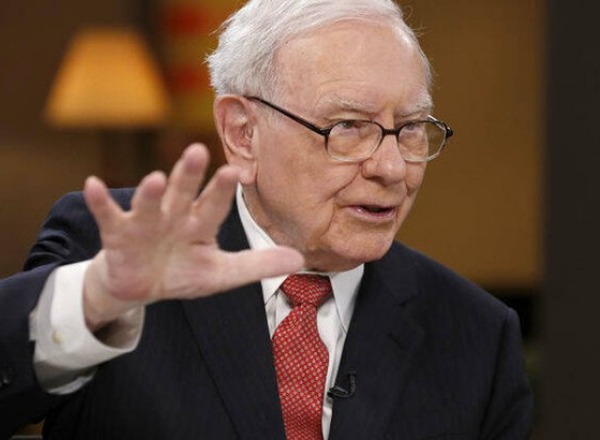 Tỷ phú Buffett mạnh tay gom cổ phiếu y tế