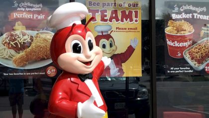 Jollibee trở thành “ông trùm” gà rán như thế nào?