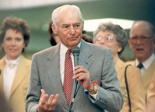 4 bài học trong kinh doanh từ tỷ phú sáng lập Walmart - Sam Walton