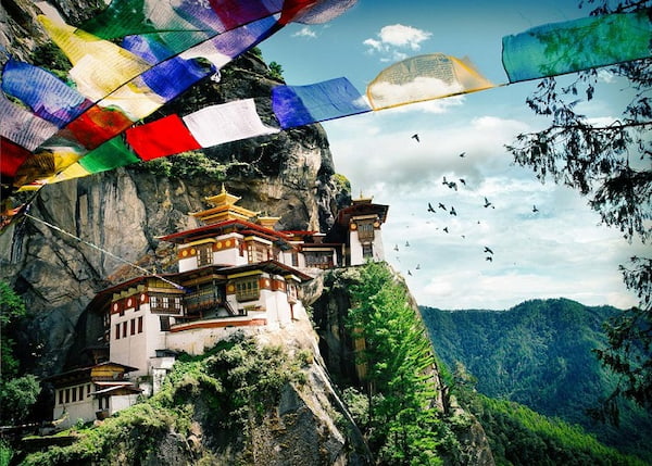 Bhutan -  'Vương quốc hạnh phúc' và những điều độc nhất vô nhị: Không smartphone, không thuốc lá và không GDP