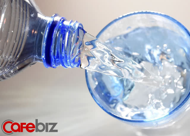 Cách một người đàn ông khiến Coca-Cola mất hàng chục triệu USD, bị người mua tẩy chay chỉ bằng một cú điện thoại