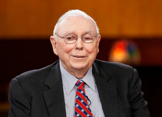 Charlie Munger: Kết cục thảm dành cho những nhà đầu tư chế nhạo "cánh tay phải" của Warren Buffett
