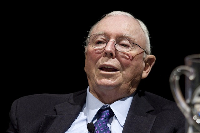 Charlie Munger: Từ cuộc đời sóng gió đến nhà đầu tư đại tài