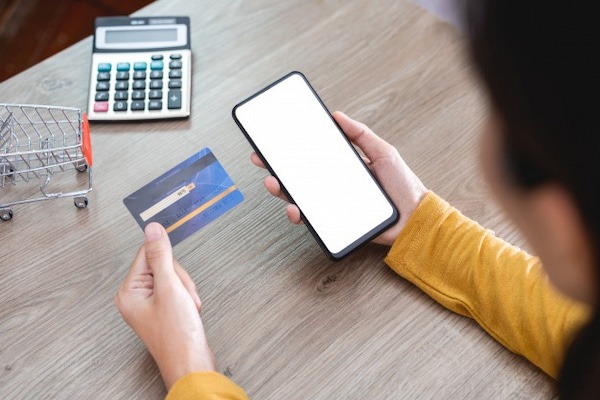 Nhiều tiền để làm gì: Dân Mỹ sử dụng phần lớn khoản trợ cấp Covid-19 để đầu tư chứng khoán