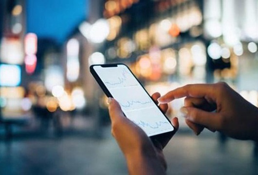 Financial Times: Bị coi là “mang tư duy cờ bạc” nhưng giới đầu tư nhỏ lẻ nghiệp dư đang thực sự định hình lại thị trường chứng khoán