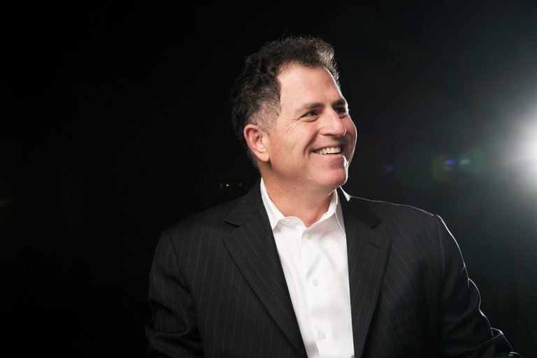 Hành trình khởi nghiệp của tỷ phú Michael Dell