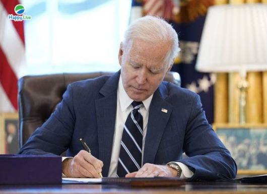 Người Mỹ rót 57 tỷ USD vào chứng khoán chỉ một tuần sau gói kích thích 1.400 USD của ông Biden