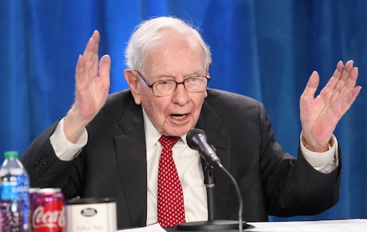 Warren Buffett không đầu tư vào Tesla mà âm thầm kiếm lãi gần 3.400% từ một cổ phiếu xe điện khác