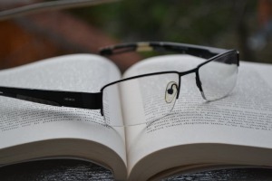 sách gắn liền với cuộc đời như thế nào?