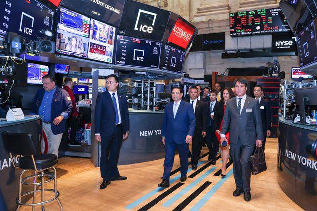 thu-tuong-lam-viec-tai-san-giao-dich-chung-khoan-lon-nhat-the-gioi-tai-new-york-happy-live-4