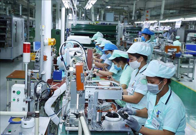 uob-mot-so-rui-ro-ben-ngoai-dang-dat-ra-thach-thuc-doi-voi-tang-truong-kinh-te-viet-nam-happy-live-1