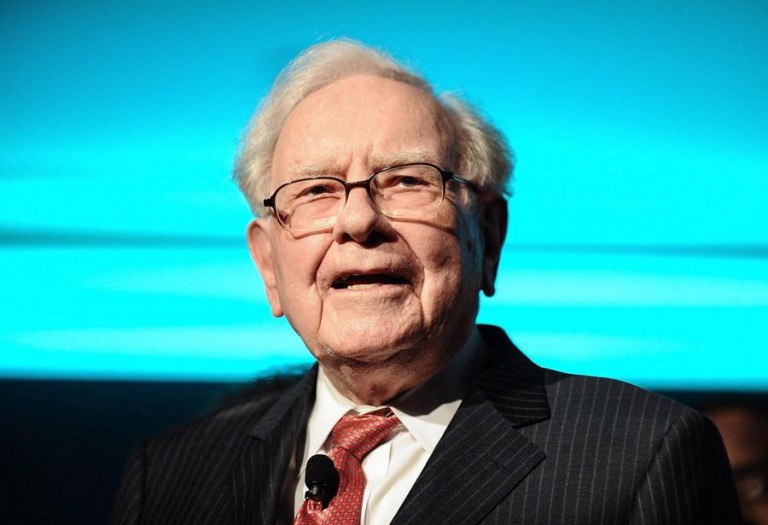 warren-buffett-nghi-gi-khi-doc-tien-vao-co-phieu-dau-khi-happy-live-4