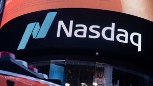 Nasdaq Composite giảm hơn 1% chờ tin về lạm phát